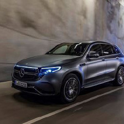 Mercedes EQC, prezzo, prestazioni e design del nuovo SUV elettrico